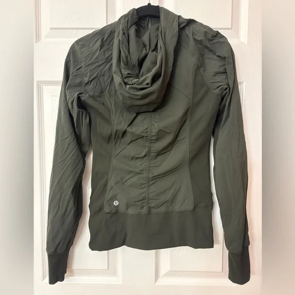 Lululemon In Flux Jacket - Picture 2 of 3